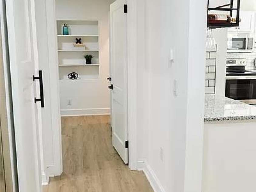 2524 Pickway Drive, Charlotte, NC 28269.  MLS# CAR4330657, YatesRealty ID 3080. Hallway