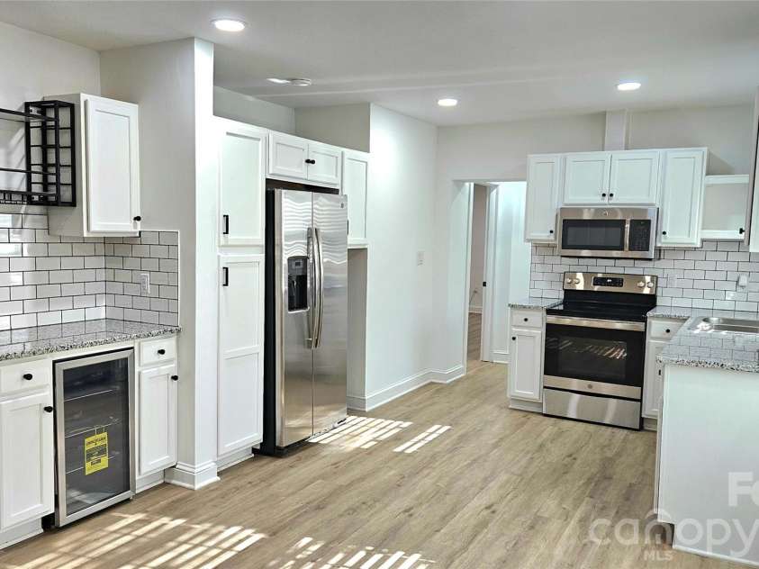 2524 Pickway Drive, Charlotte, NC 28269.  MLS# CAR4330657, YatesRealty ID 3080. Kitchen with Beverage Center