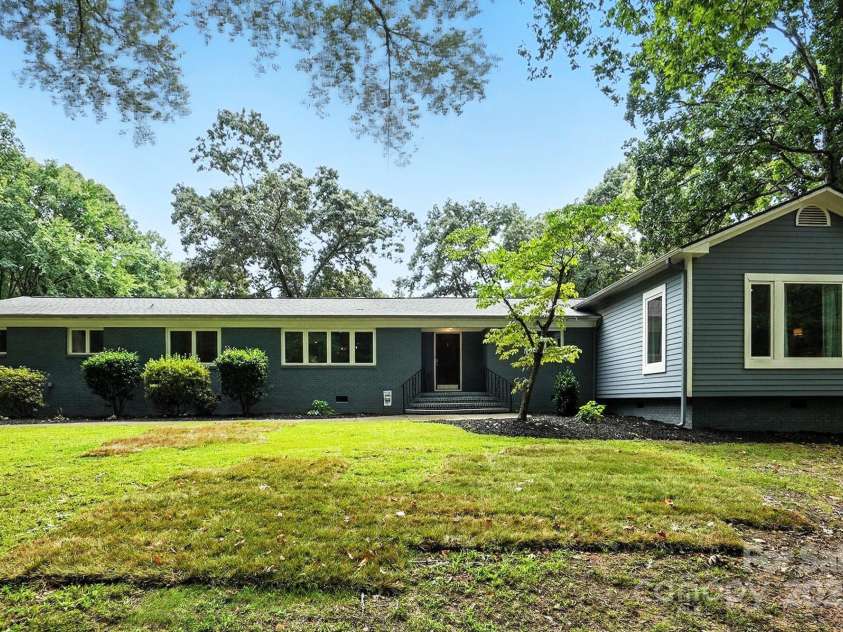 8139 Cedarbrook Drive, Charlotte, NC 28215.  MLS# CAR4273904, YatesRealty ID 30802. 