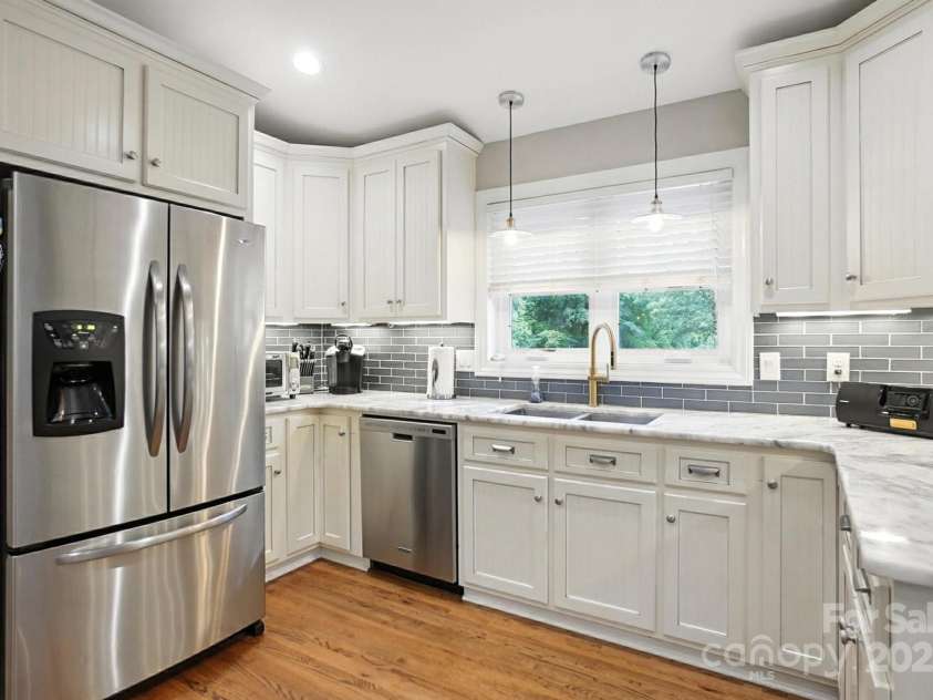 8139 Cedarbrook Drive, Charlotte, NC 28215.  MLS# CAR4273904, YatesRealty ID 30802. 