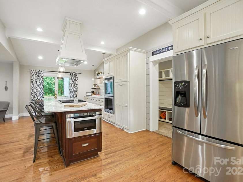 8139 Cedarbrook Drive, Charlotte, NC 28215.  MLS# CAR4273904, YatesRealty ID 30802. 