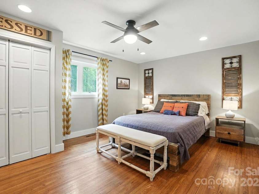 8139 Cedarbrook Drive, Charlotte, NC 28215.  MLS# CAR4273904, YatesRealty ID 30802. 