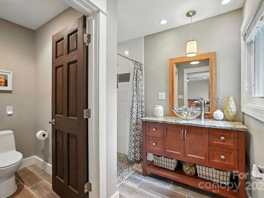 8139 Cedarbrook Drive, Charlotte, NC 28215.  MLS# CAR4273904, YatesRealty ID 30802. 