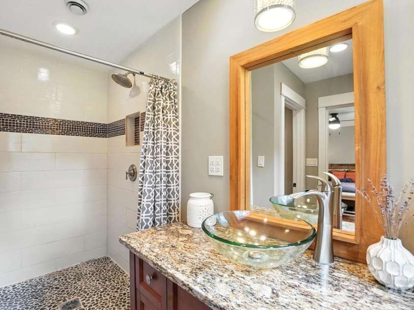 8139 Cedarbrook Drive, Charlotte, NC 28215.  MLS# CAR4273904, YatesRealty ID 30802. 