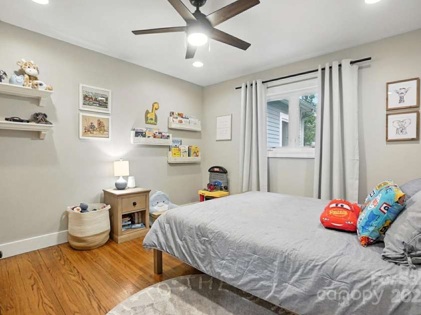 8139 Cedarbrook Drive, Charlotte, NC 28215.  MLS# CAR4273904, YatesRealty ID 30802. 