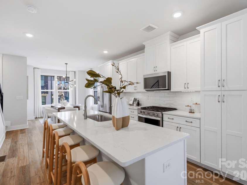 2120 Terwilliger Terrace, Charlotte, NC 28203.  MLS# CAR4384224, YatesRealty ID 30803. 