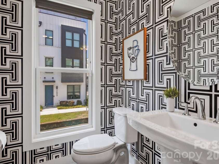 2120 Terwilliger Terrace, Charlotte, NC 28203.  MLS# CAR4384224, YatesRealty ID 30803. 