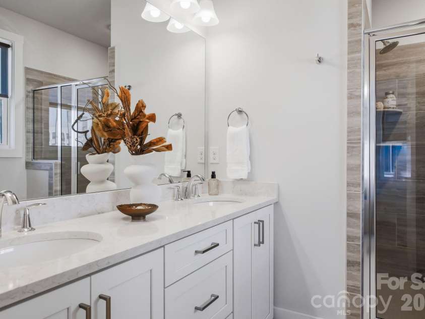 2120 Terwilliger Terrace, Charlotte, NC 28203.  MLS# CAR4384224, YatesRealty ID 30803. 