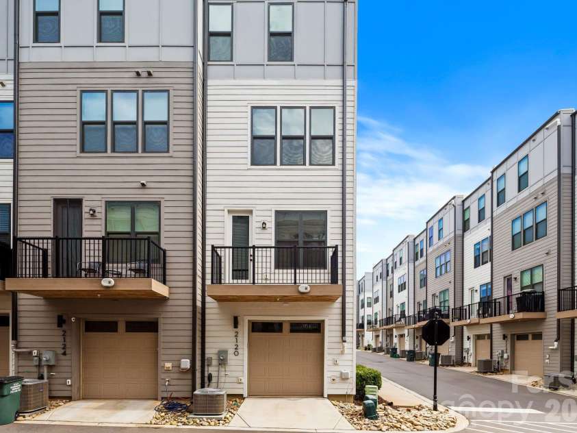 2120 Terwilliger Terrace, Charlotte, NC 28203.  MLS# CAR4384224, YatesRealty ID 30803. 