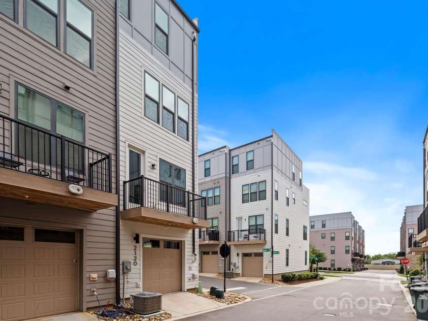 2120 Terwilliger Terrace, Charlotte, NC 28203.  MLS# CAR4384224, YatesRealty ID 30803. 
