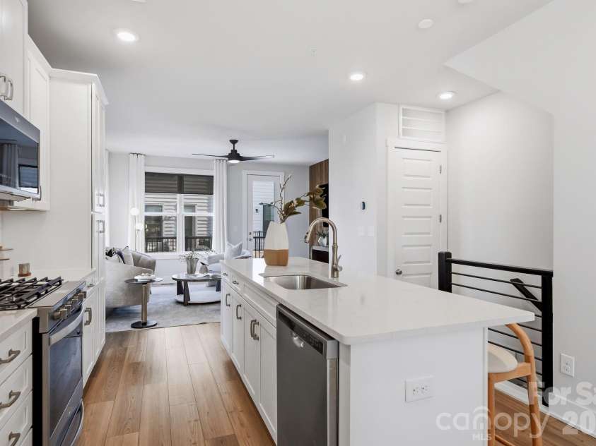2120 Terwilliger Terrace, Charlotte, NC 28203.  MLS# CAR4384224, YatesRealty ID 30803. 