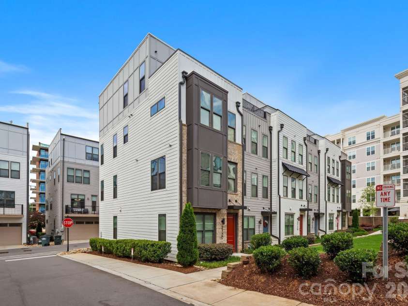 2120 Terwilliger Terrace, Charlotte, NC 28203.  MLS# CAR4384224, YatesRealty ID 30803. 