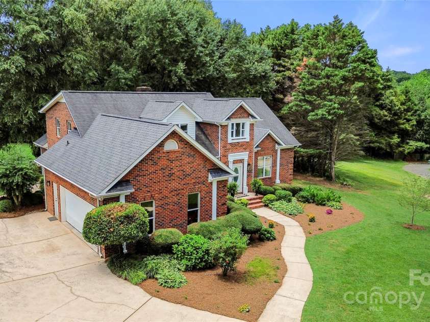 8173 Shannon Woods Lane, Weddington, NC 28104.  MLS# CAR4274910, YatesRealty ID 30803. 