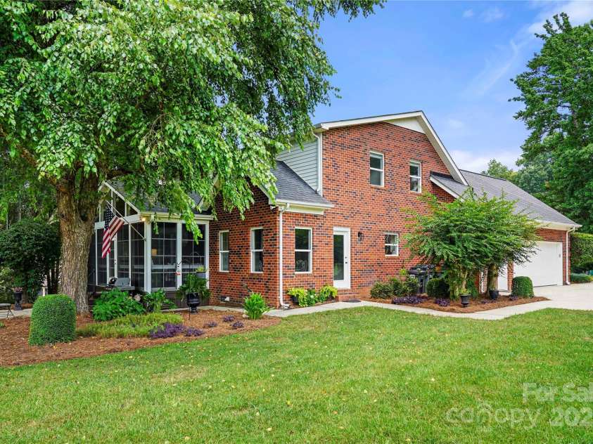 8173 Shannon Woods Lane, Weddington, NC 28104.  MLS# CAR4274910, YatesRealty ID 30803. 