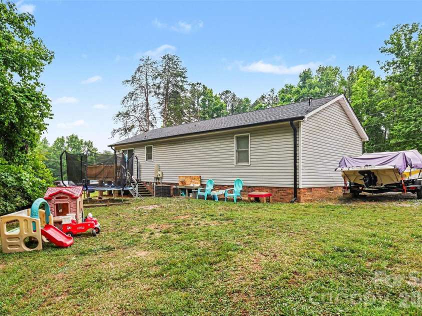 307 Will Hall Road, Kings Mountain, NC 28086.  MLS# CAR4386302, YatesRealty ID 30805. 