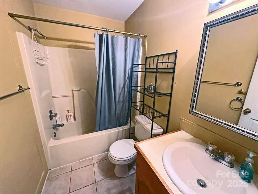 3603 Ritchie Road, Lincolnton, NC 28092.  MLS# CAR4287751, YatesRealty ID 30806. En Suite