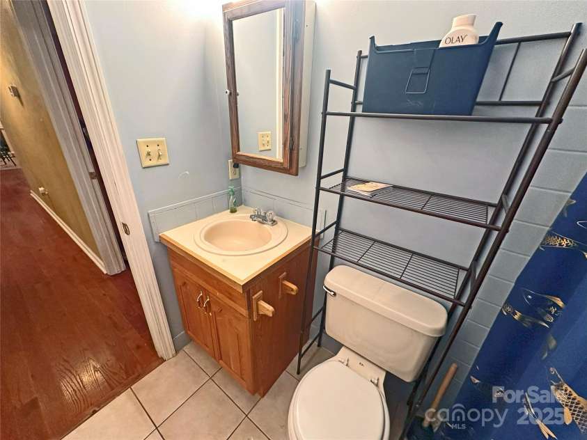 3603 Ritchie Road, Lincolnton, NC 28092.  MLS# CAR4287751, YatesRealty ID 30806. Hall Bath