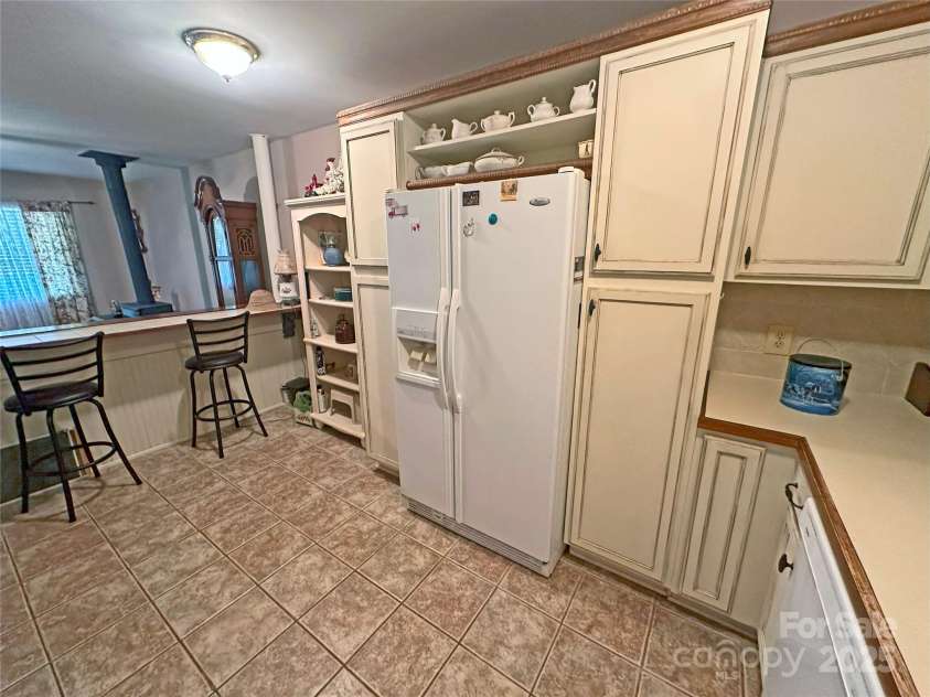 3603 Ritchie Road, Lincolnton, NC 28092.  MLS# CAR4287751, YatesRealty ID 30806. Kitchen