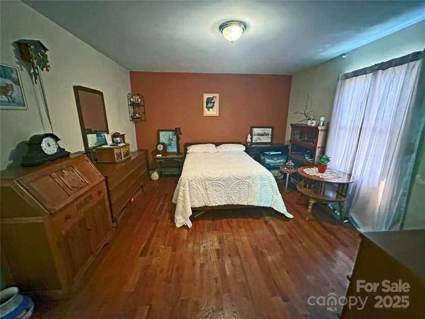 3603 Ritchie Road, Lincolnton, NC 28092.  MLS# CAR4287751, YatesRealty ID 30806. Owners Suite