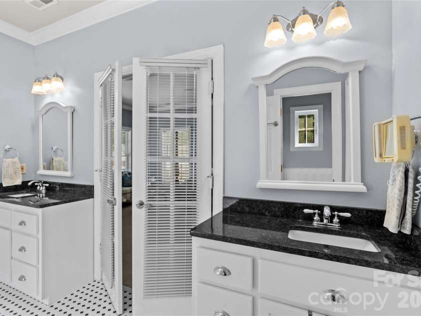 1629 Parkside Drive, Catawba, NC 28609.  MLS# CAR4380774, YatesRealty ID 30808. 