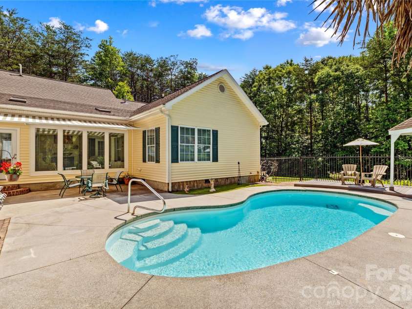 1629 Parkside Drive, Catawba, NC 28609.  MLS# CAR4380774, YatesRealty ID 30808. 