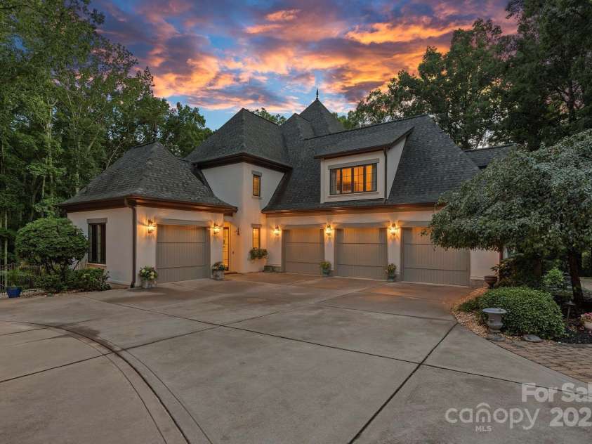 10300 Sweetleaf Place, Charlotte, NC 28278.  MLS# CAR4261282, YatesRealty ID 30809. 