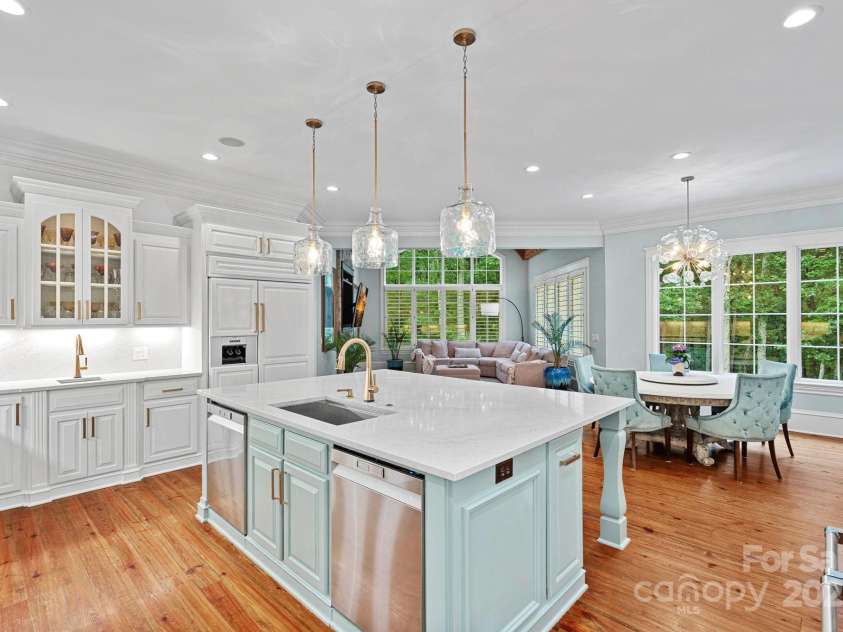 10300 Sweetleaf Place, Charlotte, NC 28278.  MLS# CAR4261282, YatesRealty ID 30809. 