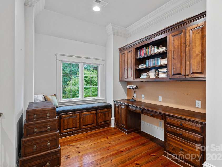 10300 Sweetleaf Place, Charlotte, NC 28278.  MLS# CAR4261282, YatesRealty ID 30809. 