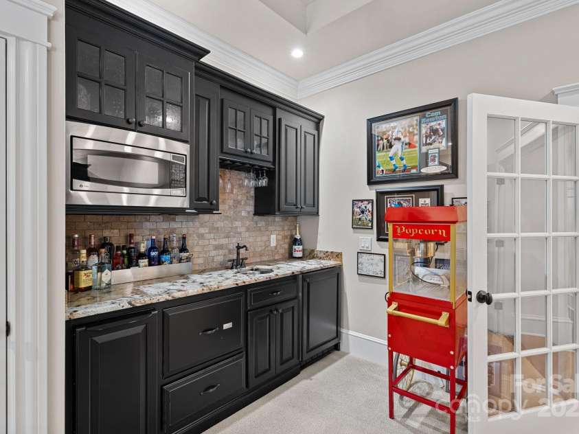 10300 Sweetleaf Place, Charlotte, NC 28278.  MLS# CAR4261282, YatesRealty ID 30809. 