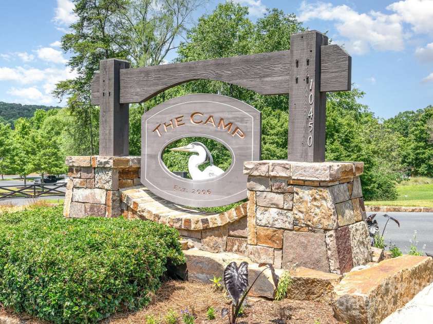 10300 Sweetleaf Place, Charlotte, NC 28278.  MLS# CAR4261282, YatesRealty ID 30809. 
