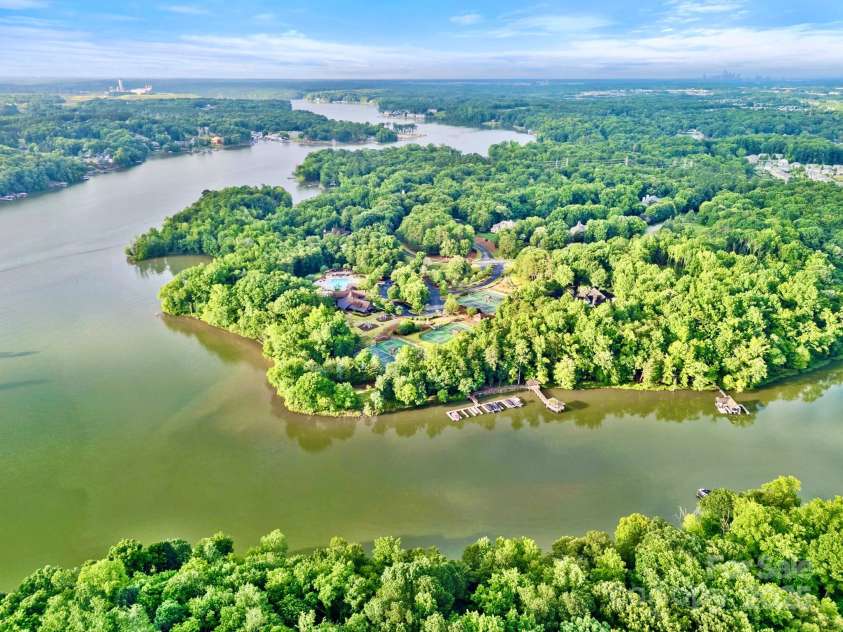 10300 Sweetleaf Place, Charlotte, NC 28278.  MLS# CAR4261282, YatesRealty ID 30809. 