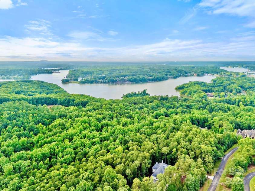 10300 Sweetleaf Place, Charlotte, NC 28278.  MLS# CAR4261282, YatesRealty ID 30809. 