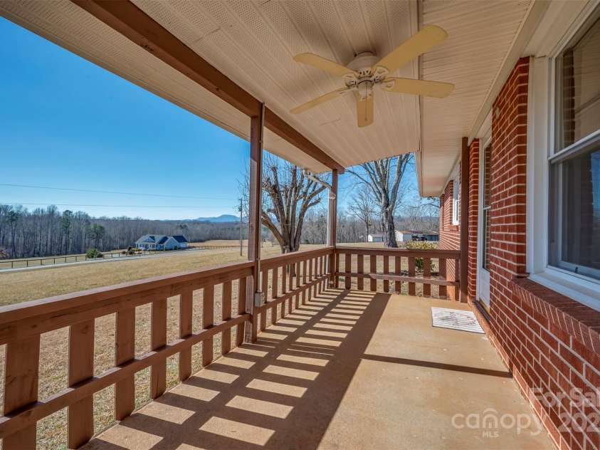 156 Eagle Nest Road, Columbus, NC 28722.  MLS# CAR4218725, YatesRealty ID 3081. 