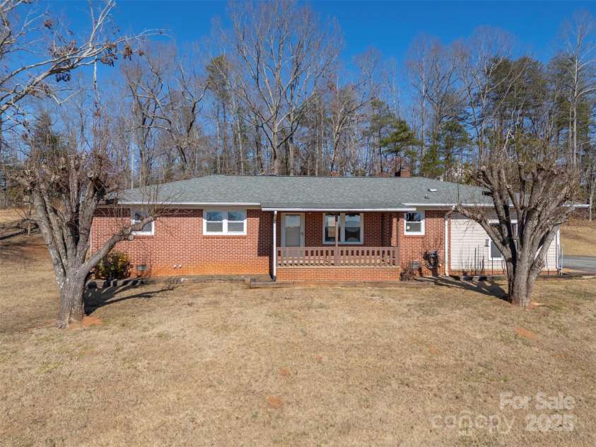 156 Eagle Nest Road, Columbus, NC 28722.  MLS# CAR4218725, YatesRealty ID 3081. 