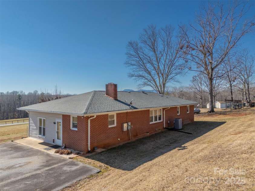 156 Eagle Nest Road, Columbus, NC 28722.  MLS# CAR4218725, YatesRealty ID 3081. 