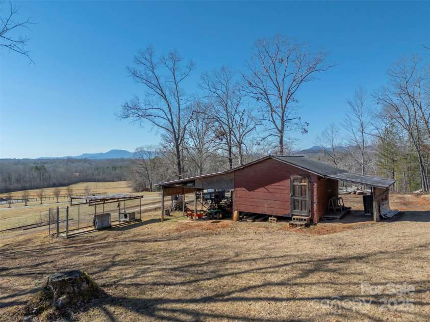 156 Eagle Nest Road, Columbus, NC 28722.  MLS# CAR4218725, YatesRealty ID 3081. 