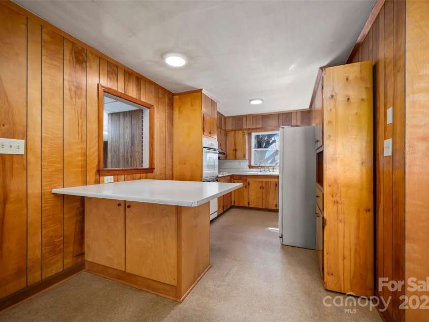 156 Eagle Nest Road, Columbus, NC 28722.  MLS# CAR4218725, YatesRealty ID 3081. 