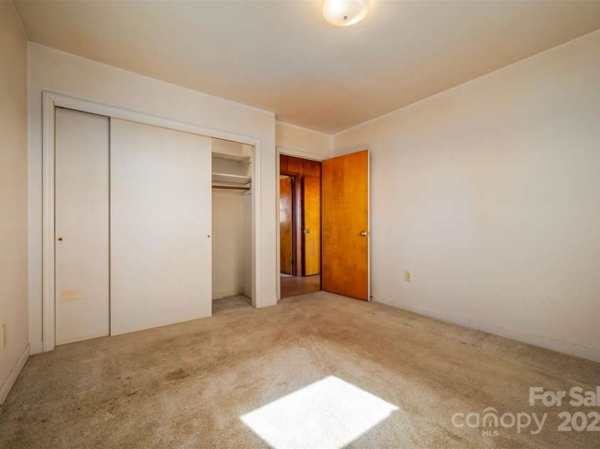 156 Eagle Nest Road, Columbus, NC 28722.  MLS# CAR4218725, YatesRealty ID 3081. 