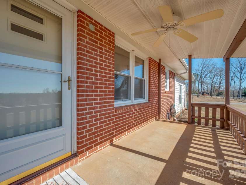 156 Eagle Nest Road, Columbus, NC 28722.  MLS# CAR4218725, YatesRealty ID 3081. 