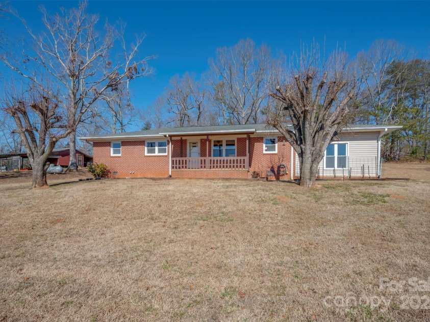 156 Eagle Nest Road, Columbus, NC 28722.  MLS# CAR4218725, YatesRealty ID 3081. 