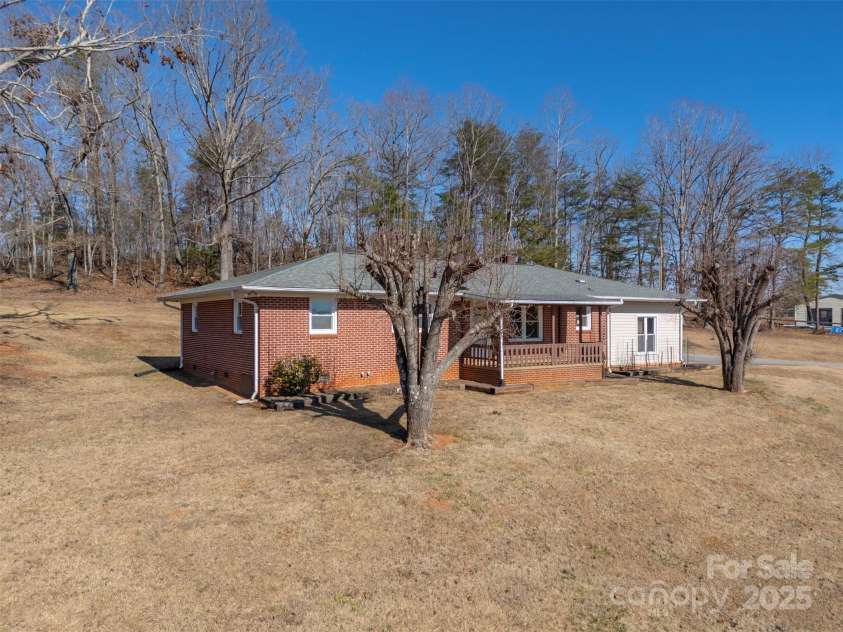 156 Eagle Nest Road, Columbus, NC 28722.  MLS# CAR4218725, YatesRealty ID 3081. 
