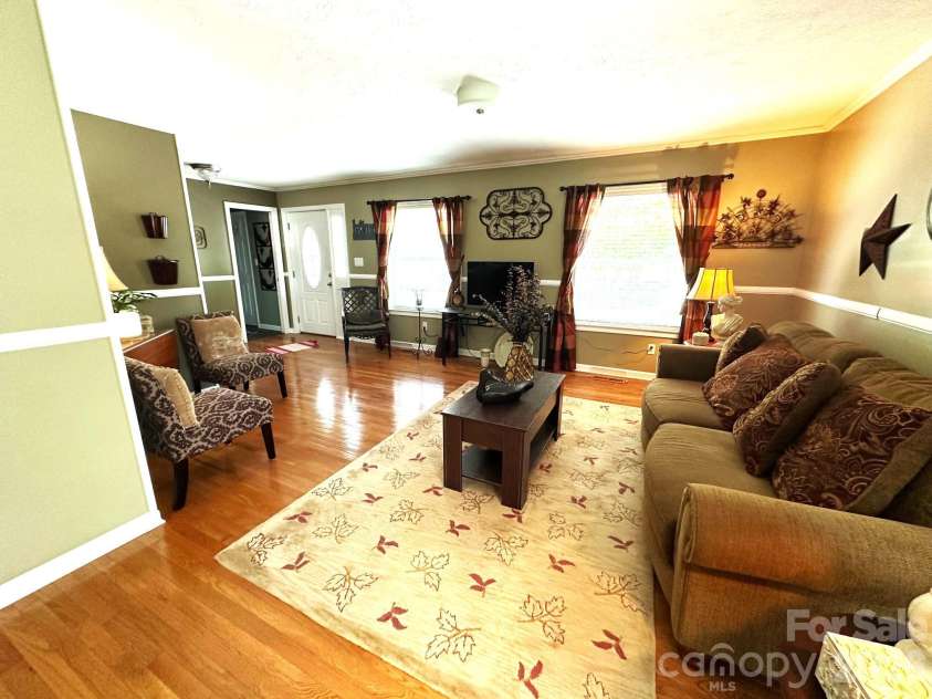 25 Norman Road, Fletcher, NC 28732.  MLS# CAR4278825, YatesRealty ID 3081. 