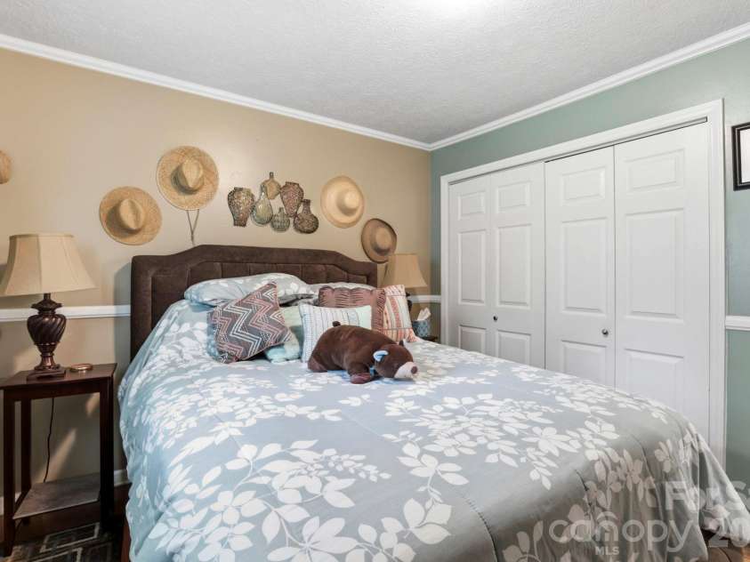 25 Norman Road, Fletcher, NC 28732.  MLS# CAR4278825, YatesRealty ID 3081. 