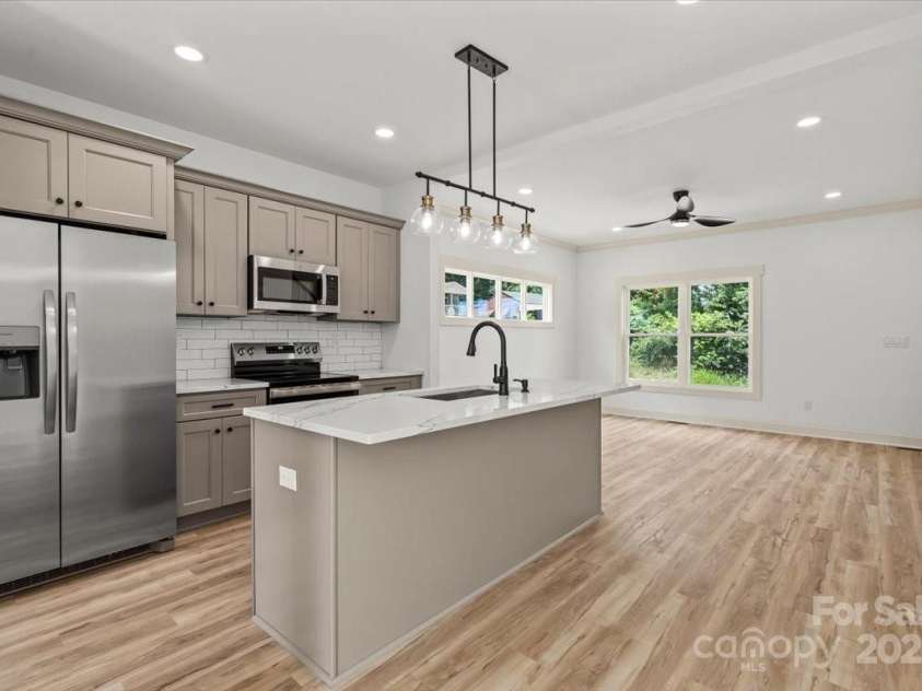 431 Norment Avenue, Gastonia, NC 28052.  MLS# CAR4282704, YatesRealty ID 3081. 