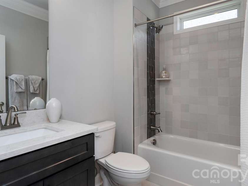 5124 Silver Trace Lane, Denver, NC 28037.  MLS# CAR4382264, YatesRealty ID 30810. Full Bathroom
