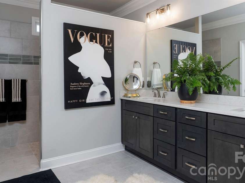 5124 Silver Trace Lane, Denver, NC 28037.  MLS# CAR4382264, YatesRealty ID 30810. Primary Bathroom