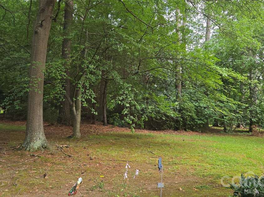 565 Bonum Road, Lake Wylie, SC 29710.  MLS# CAR4391525, YatesRealty ID 30811. 