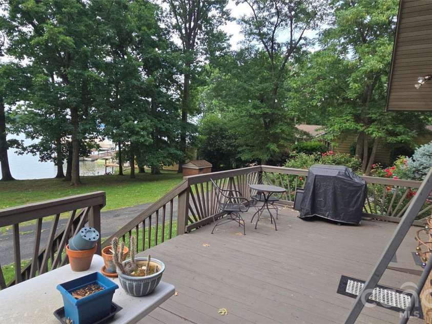 565 Bonum Road, Lake Wylie, SC 29710.  MLS# CAR4391525, YatesRealty ID 30811. 