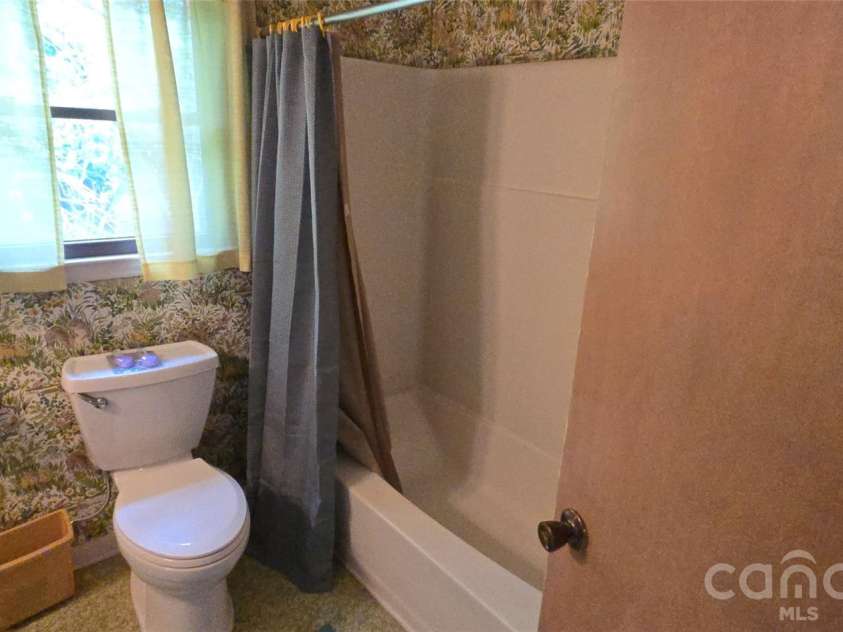 565 Bonum Road, Lake Wylie, SC 29710.  MLS# CAR4391525, YatesRealty ID 30811. 
