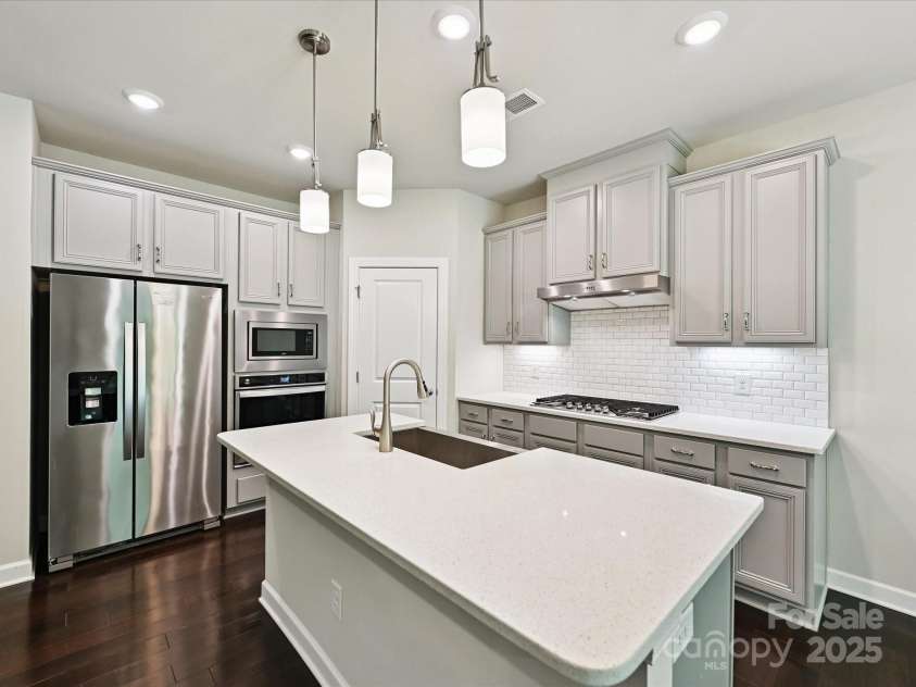 8512 Pennegrove Circle, Charlotte, NC 28214.  MLS# CAR4281717, YatesRealty ID 30811. 